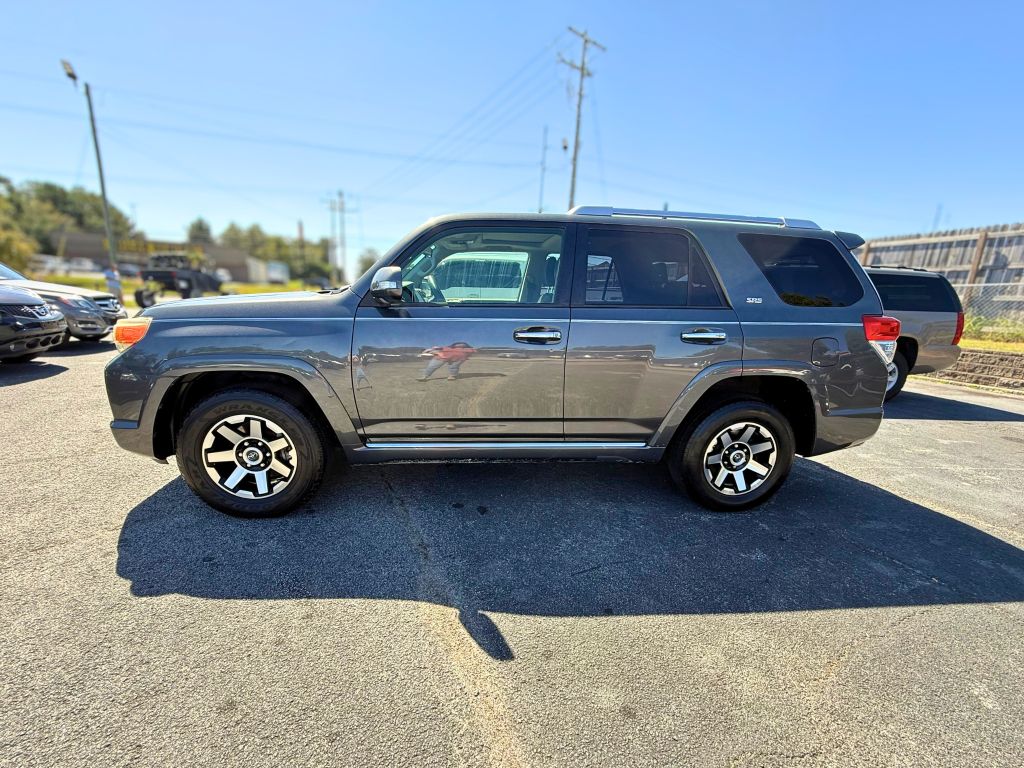 2013 Toyota 4Runner SR5's photo